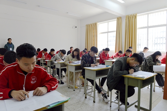 我院2019年单招考试顺利进行 我院2019年单招考试顺利进行