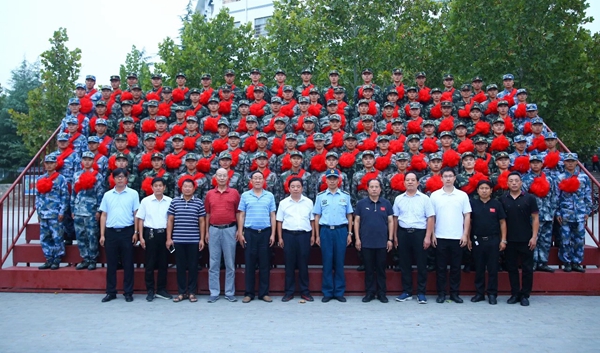我院隆重举行2019年大学生应征入伍欢送会 我院隆重举行2019年大学生应征入伍欢送会